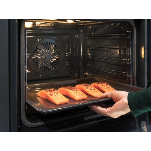 Cuptor Electric Multifunctional Cu Abur Electrolux EOB9S31WX, WiFi, SteamBoost, 800 Pro, A++, 70 Litri, Inox Si Negru
