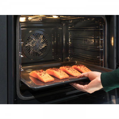 Cuptor Cu Abur Electrolux EOB8S39Z, SteamBoost, A++, 70 Litri Negru, 59,4 x 59,5 x 56,7 Cm