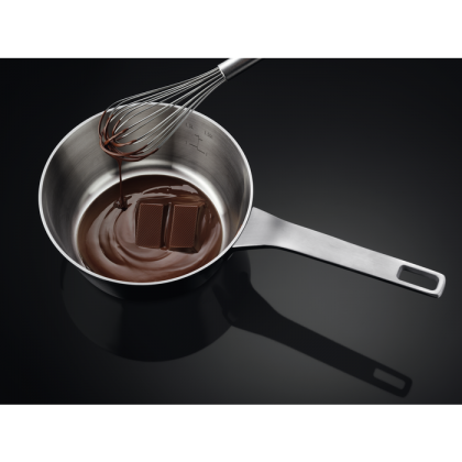 Plita Inductie AEG IKE85753FB, PowerBoost, Hob2Hood, 5 Zone, Negru, 78 x 52 Cm