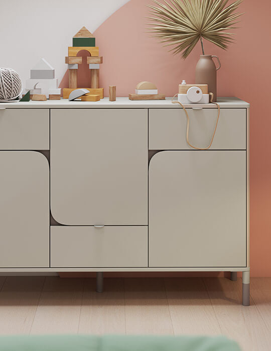 Comoda Cu 3 Usi Si 3 Sertare Hanna, Cashmere Si Truffle, 130 Cm