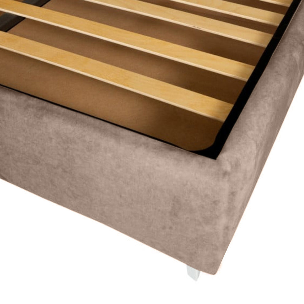 Pat Tapitat Cu Somiera Rabatabila Verona, Maro, Dimensiune Saltea 160 x 200 Cm